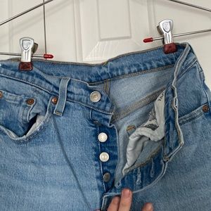 Levi’s Light Wash 501